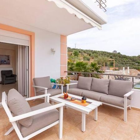 Villa Oasis Galatás Extérieur photo