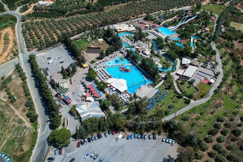 Villa Oasis Galatás Extérieur photo