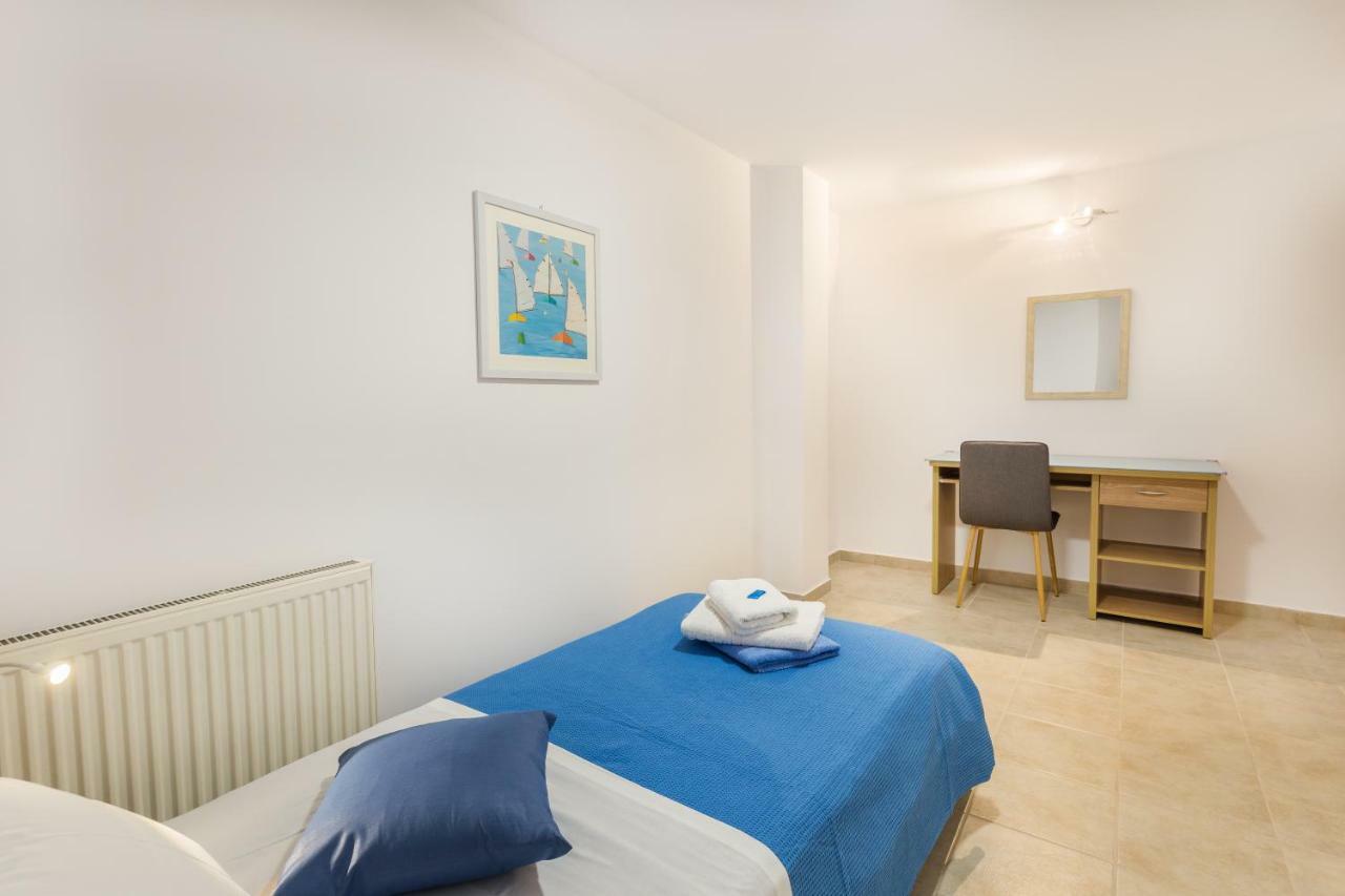 Villa Oasis Galatás Extérieur photo