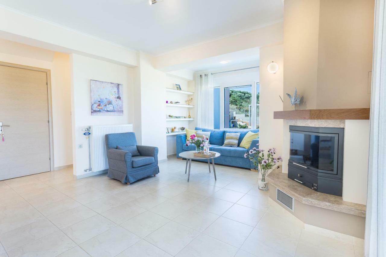 Villa Oasis Galatás Extérieur photo