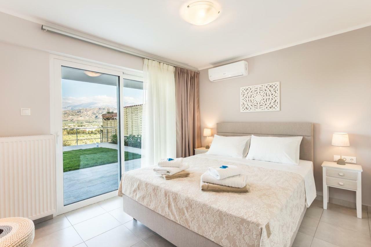 Villa Oasis Galatás Extérieur photo