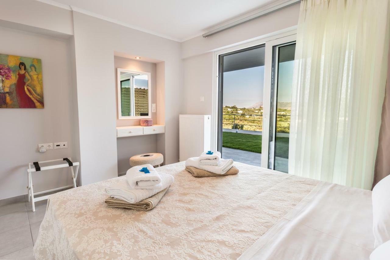 Villa Oasis Galatás Extérieur photo