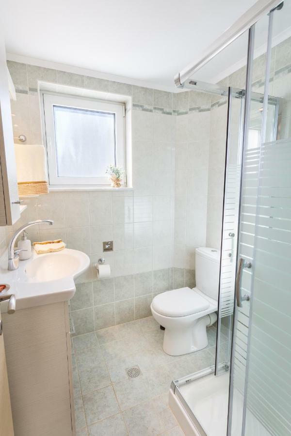 Villa Oasis Galatás Extérieur photo